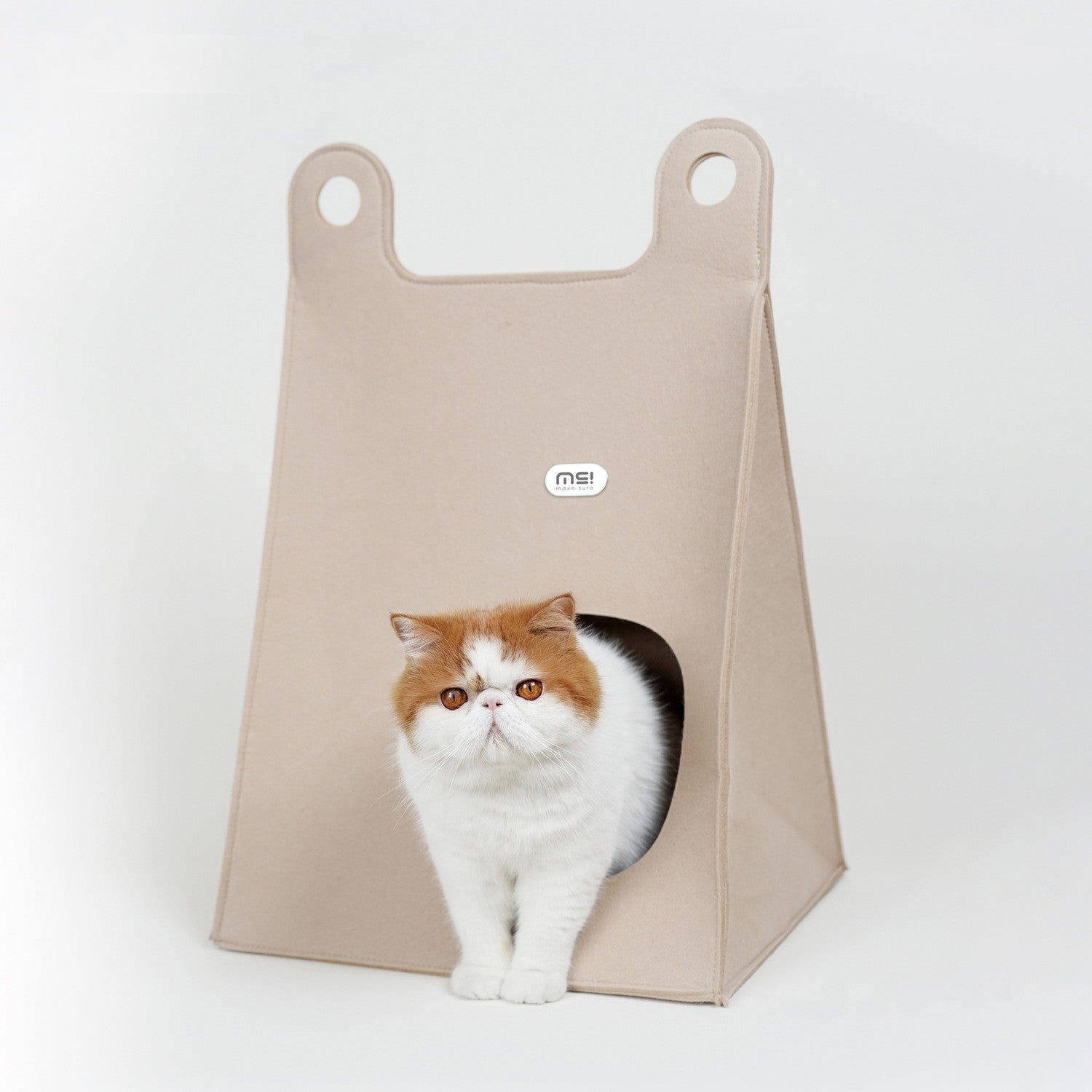 7f5067daa0c8a99594777646e6299a9Enclosed Warm All-weather Cat HouseMaterial felt corrugated paper