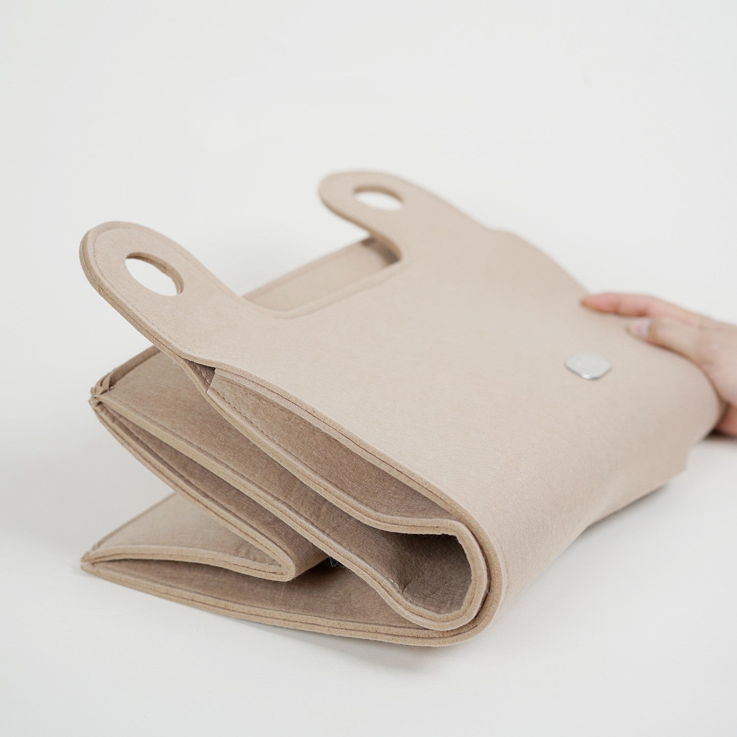 bb5eec65532d6167dcd2394de9b82311Enclosed Warm All-weather Cat HouseMaterial felt corrugated paper